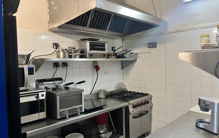 Activité commerciale PERPIGNAN (66000)  110 m2 135 000 € 