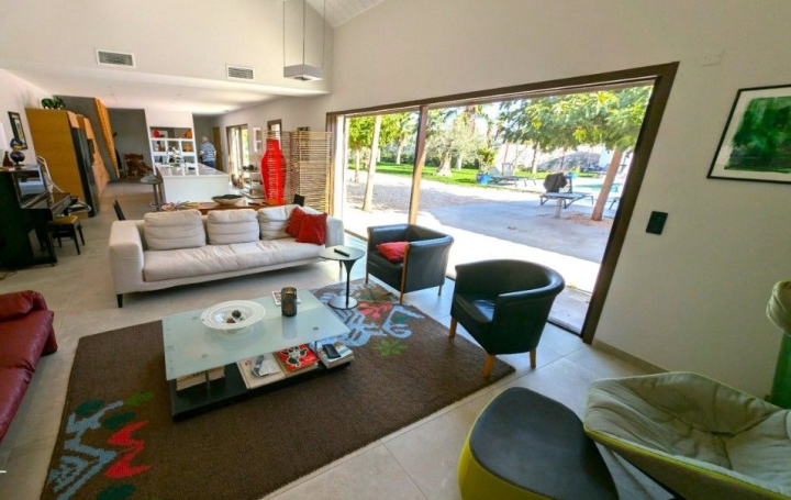 Domaine PERPIGNAN (66000)  292 m2 819 000 € 