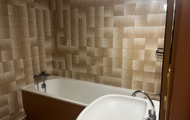 Immeuble PERPIGNAN (66000)  172 m2 209 000 € 