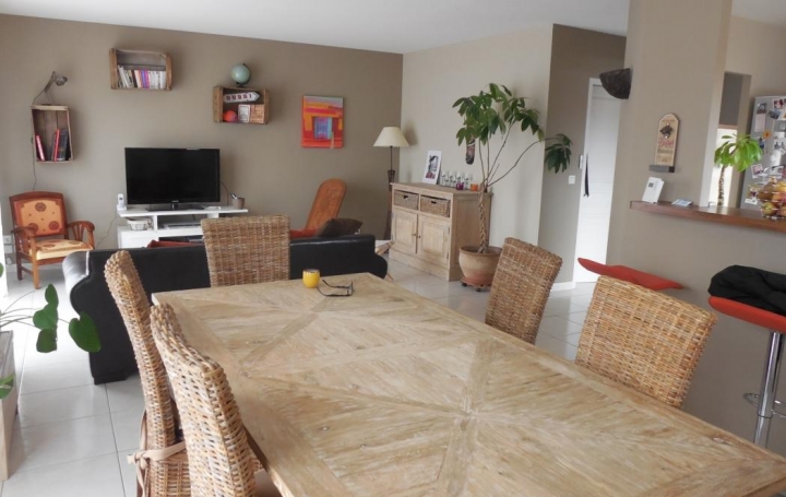 Réseau Immo-diffusion : Villa  LLUPIA  110 m2 330 000 € 