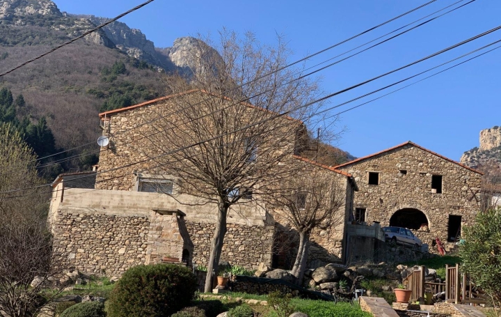 Réseau Immo-diffusion : Maison  COLOMBIERES-SUR-ORB  90 m2 160 000 € 