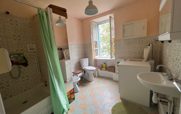 Maison de village VERRERIES-DE-MOUSSANS (34220)  84 m2 65 000 € 