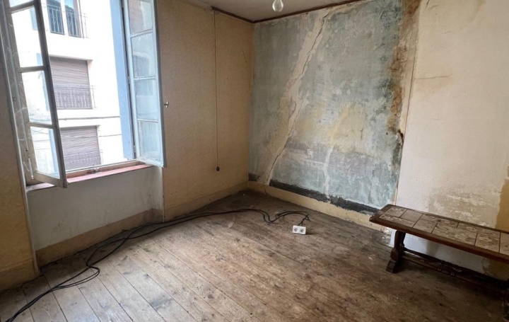 Maison de village RIOLS (34220)  57 m2 23 000 € 