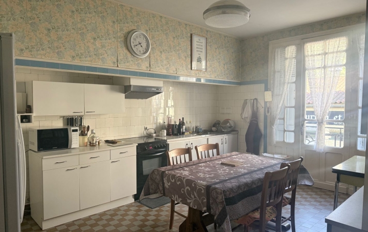 Maison de village RIOLS (34220)  247 m2 260 000 € 