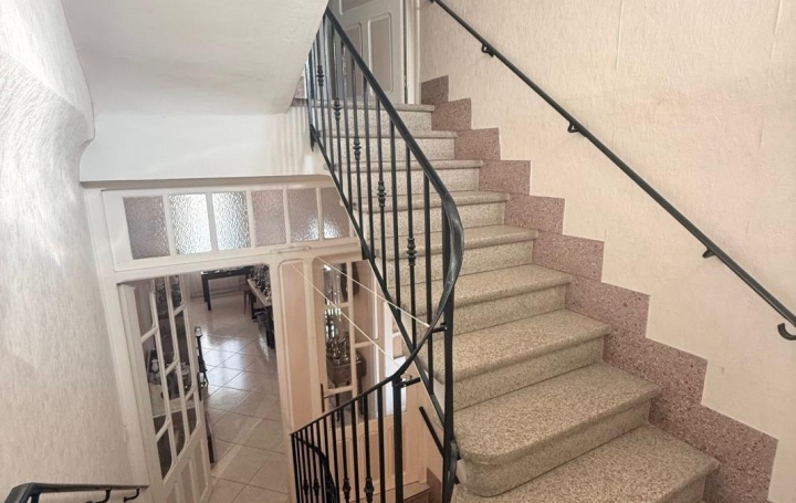 Maison de village RIOLS (34220)  247 m2 260 000 € 