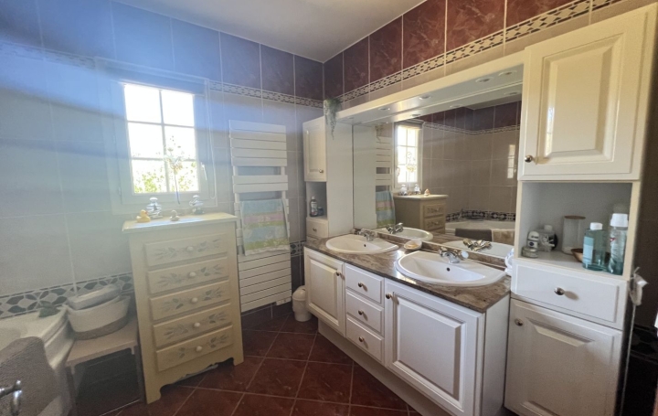 Villa OLARGUES (34390)  123 m2 375 000 € 