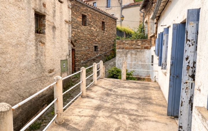 Maison de village COMBES (34240)  62 m2 80 000 € 