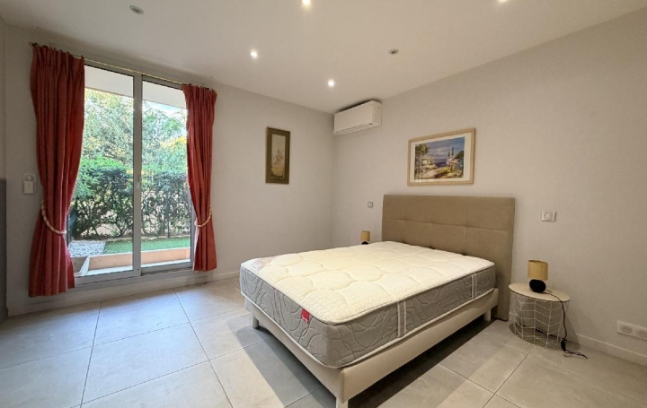3 Pièces GRASSE (06130)  82 m2 1 650 € 
