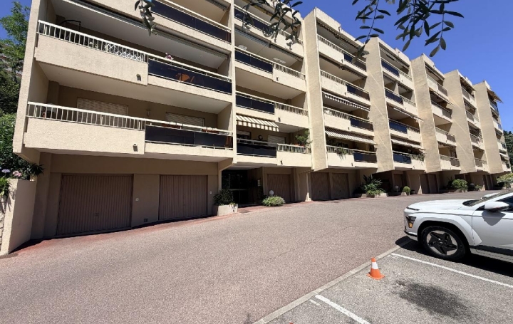 2 Pièces GRASSE (06130)  51 m2 198 500 € 