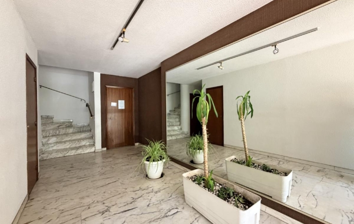 2 Pièces GRASSE (06130)  51 m2 198 500 € 