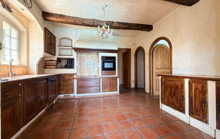 4 Pièces GRASSE (06130)  117 m2 458 000 € 