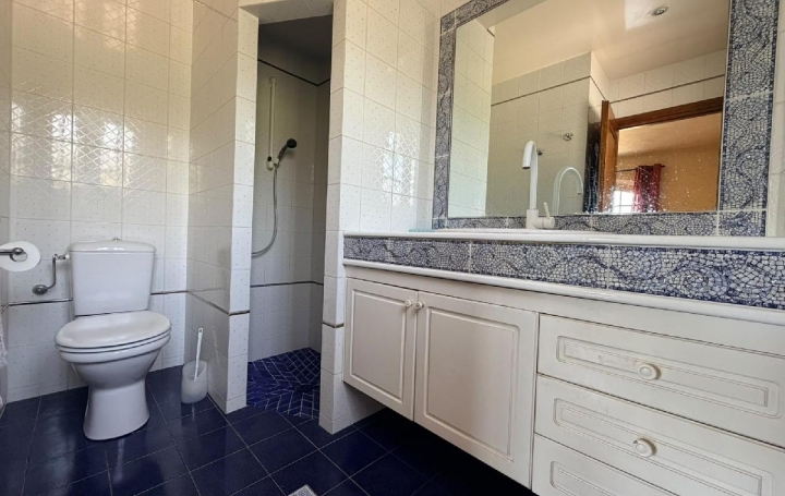 4 Pièces GRASSE (06130)  117 m2 458 000 € 