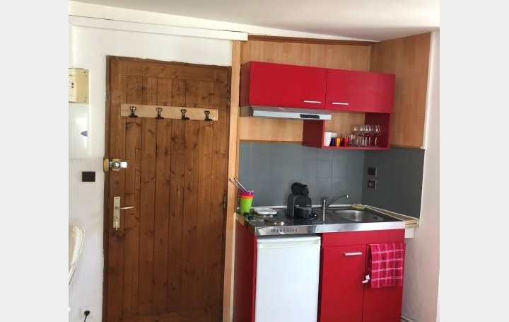 Studio AX-LES-THERMES (09110)  20 m2 350 € 