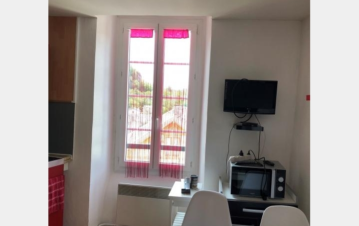 Studio AX-LES-THERMES (09110)  20 m2 350 € 