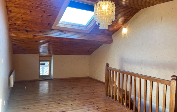 Maison SAURAT (09400)  62 m2 460 € 