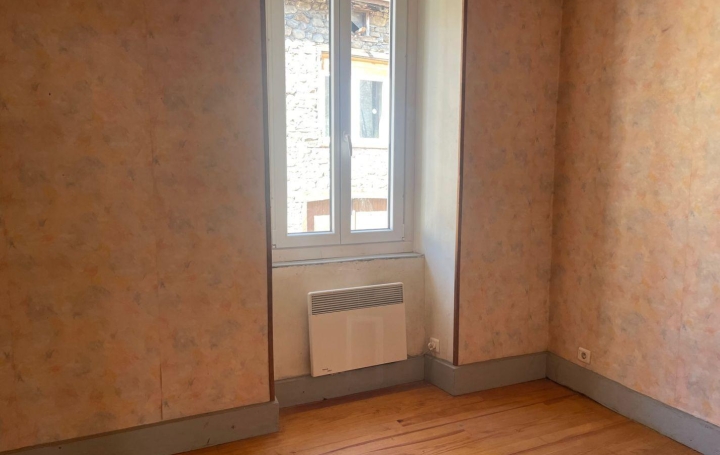 Maison SAURAT (09400)  62 m2 460 € 