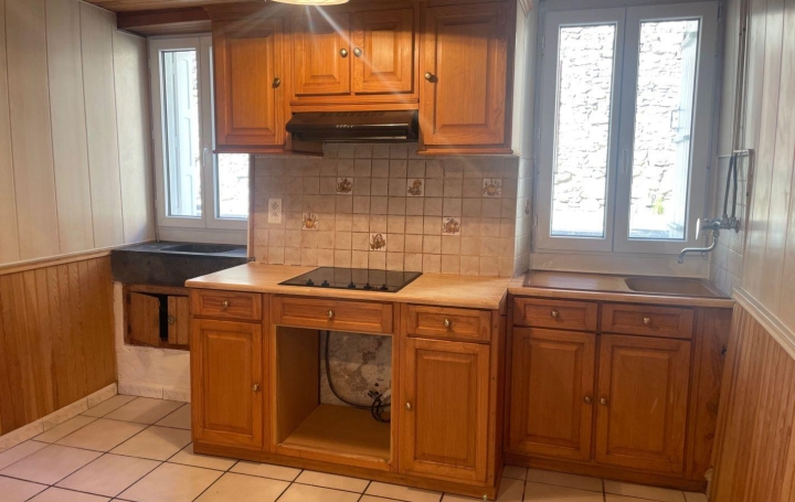 Maison SAURAT (09400)  62 m2 460 € 