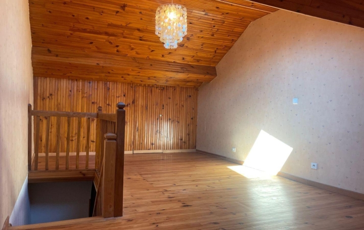 Maison SAURAT (09400)  62 m2 460 € 