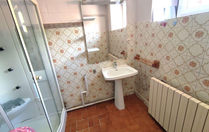 4 Pièces LUZENAC (09250)  111 m2 690 € 