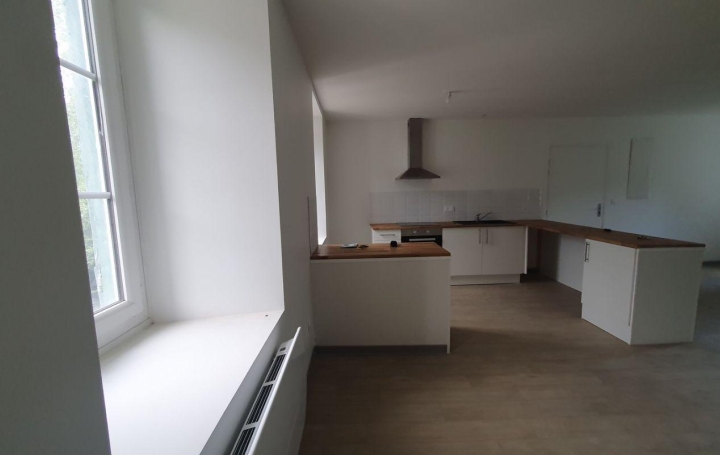 3 Pièces TARASCON-SUR-ARIEGE (09400)  79 m2 700 € 