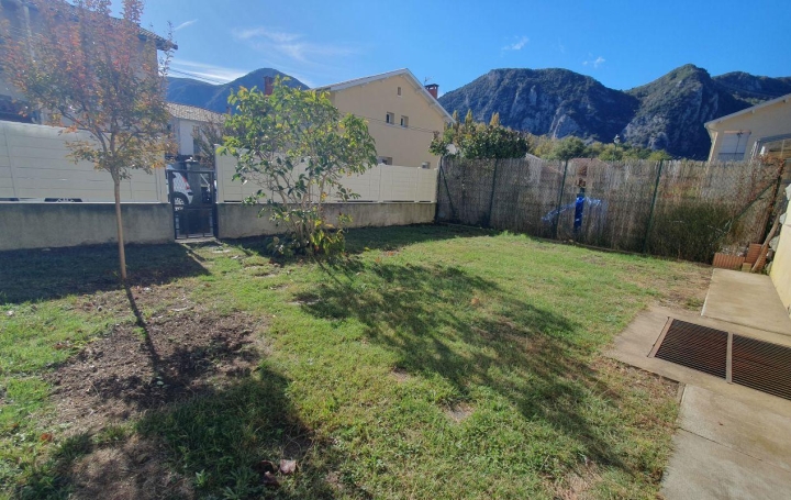 4 Pièces TARASCON-SUR-ARIEGE (09400)  96 m2 693 € 