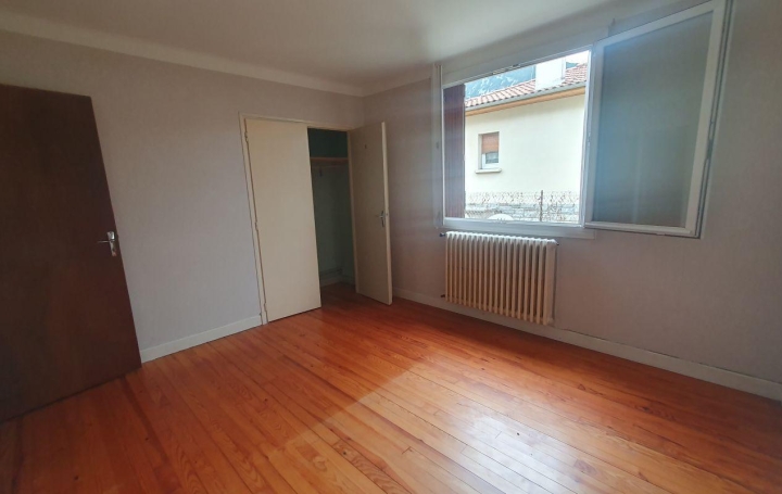 4 Pièces TARASCON-SUR-ARIEGE (09400)  96 m2 693 € 