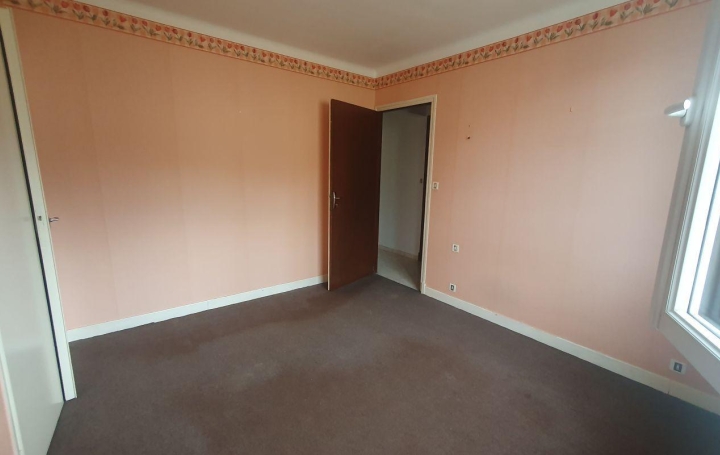4 Pièces TARASCON-SUR-ARIEGE (09400)  96 m2 693 € 