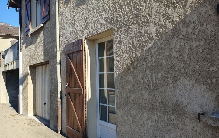 Maison CAPOULET-ET-JUNAC (09400)  98 m2 690 € 