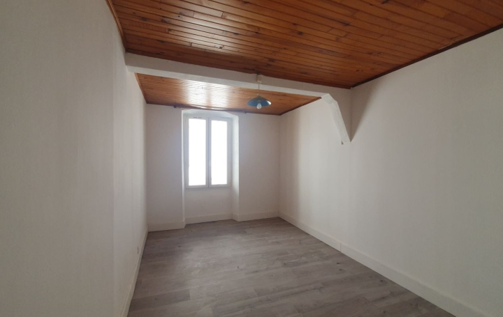 3 Pièces TARASCON-SUR-ARIEGE (09400)  50 m2 560 € 