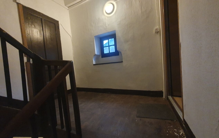 3 Pièces TARASCON-SUR-ARIEGE (09400)  54 m2 560 € 