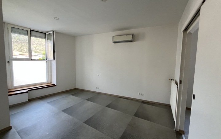 3 Pièces TARASCON-SUR-ARIEGE (09400)  103 m2 850 € 