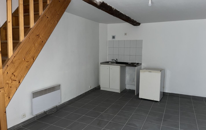 Maison de village PRAYOLS (09000)  45 m2 456 € 
