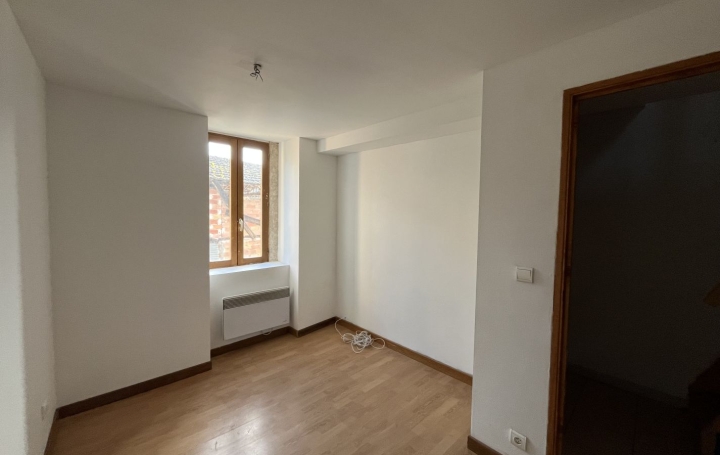 Maison de village PRAYOLS (09000)  45 m2 456 € 