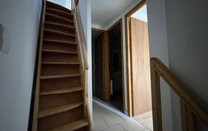 Maison de village PRAYOLS (09000)  45 m2 456 € 