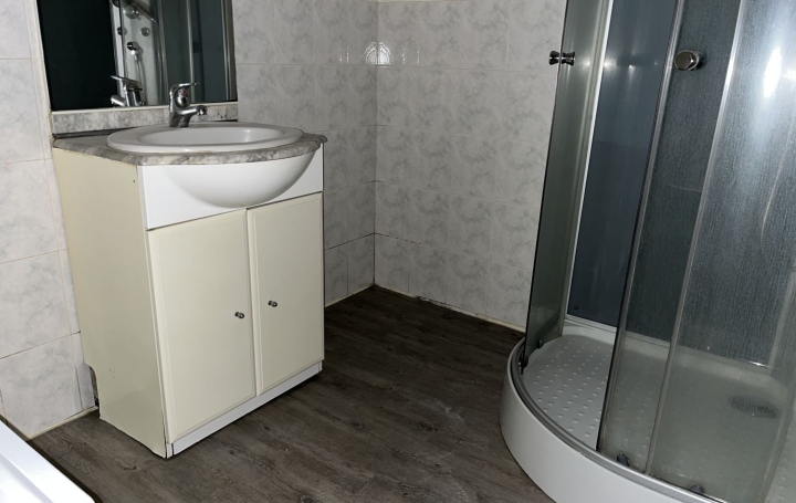 Maison de village PRAYOLS (09000)  45 m2 456 € 