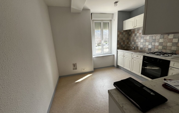 2 Pièces TARASCON-SUR-ARIEGE (09400)  49 m2 580 € 