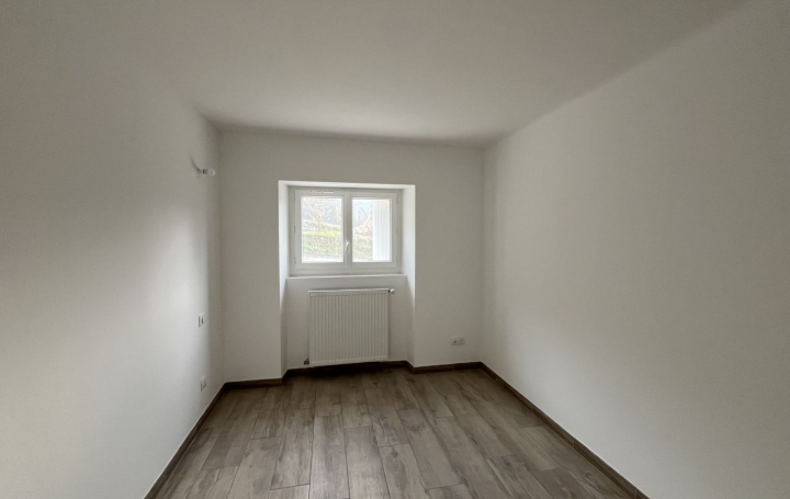 4 Pièces MERCUS-GARRABET (09400)  80 m2 800 € 