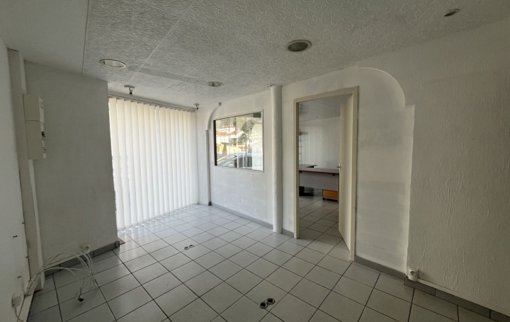 Local commercial TARASCON-SUR-ARIEGE (09400)  38 m2 400 € 