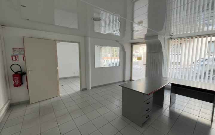 Local commercial TARASCON-SUR-ARIEGE (09400)  38 m2 400 € 