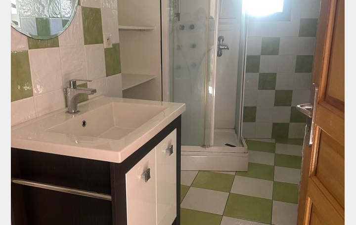 4 Pièces VICDESSOS (09220)  79 m2 590 € 