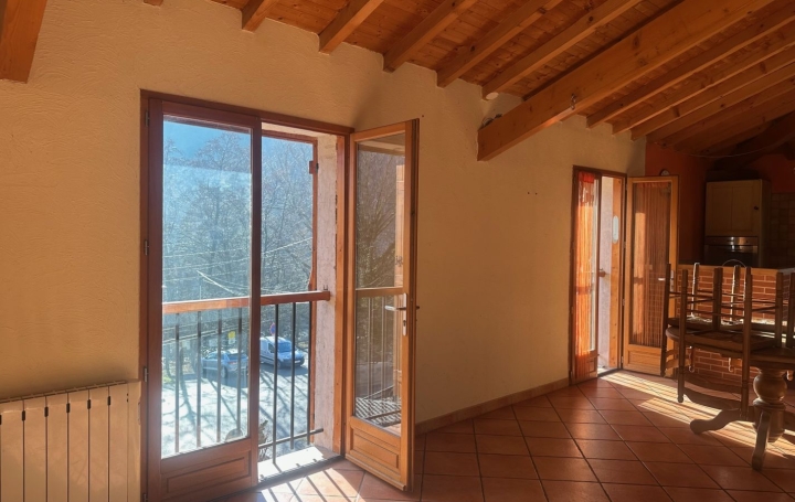 Maison VICDESSOS (09220)  93 m2 670 € 