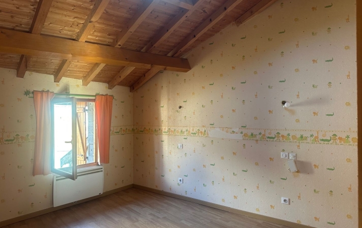 Maison VICDESSOS (09220)  93 m2 670 € 