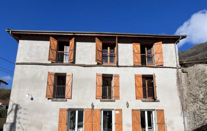 Maison VICDESSOS (09220)  93 m2 670 € 