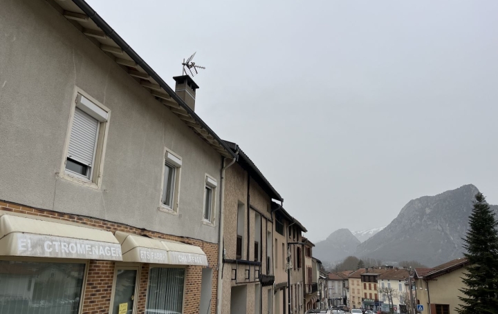 2 Pièces TARASCON-SUR-ARIEGE (09400)  56 m2 460 € 