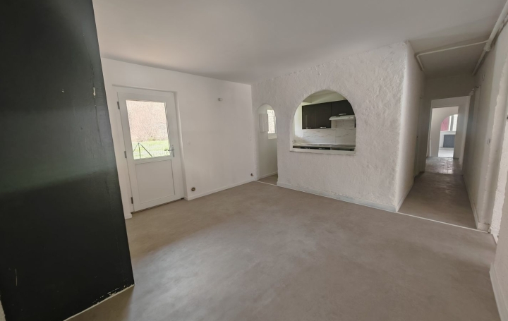 4 Pièces LES CABANNES (09310)  116 m2 800 € 