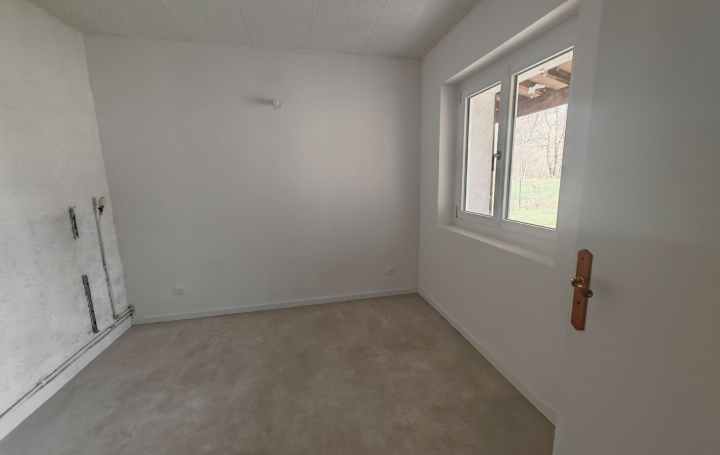 4 Pièces LES CABANNES (09310)  116 m2 800 € 