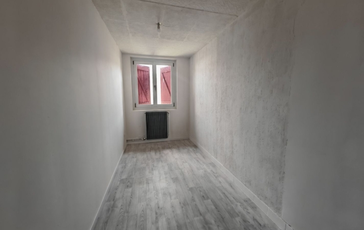 4 Pièces LES CABANNES (09310)  116 m2 800 € 