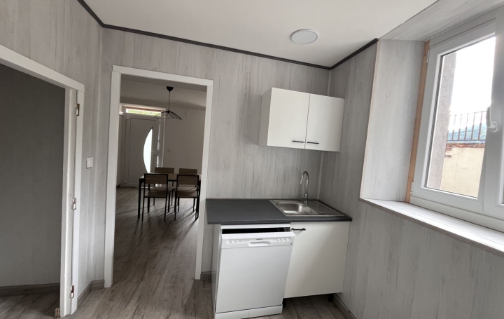 Maison QUIE (09400)  101 m2 800 € 