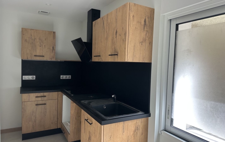 Maison TARASCON-SUR-ARIEGE (09400)  70 m2 670 € 