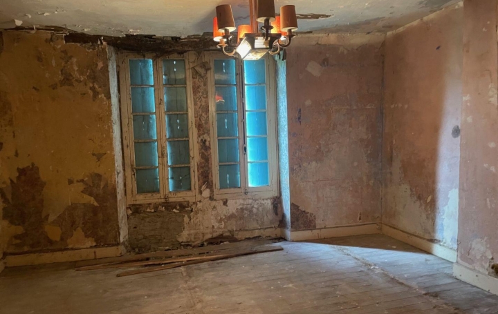 Maison CHATEAU-VERDUN (09310)  140 m2 44 000 € 